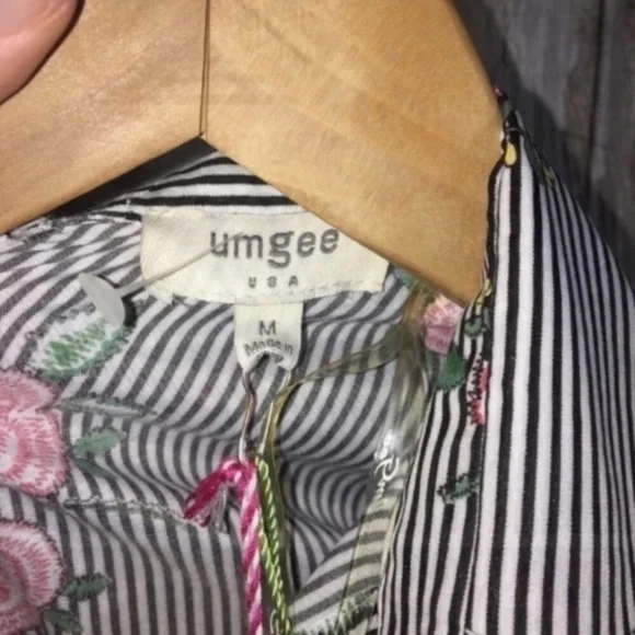 NWT Umgee Rose Striped Button Down Blouse - Picture 8 of 9